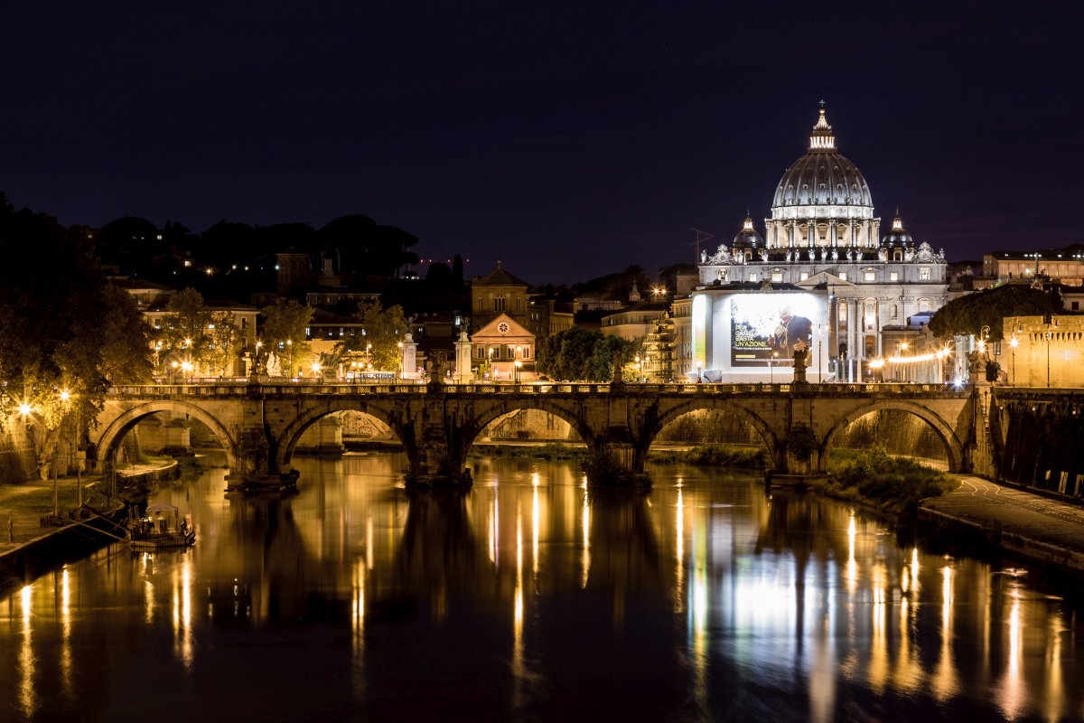 Ponte Sant' Angelo und Petersdom in Rom